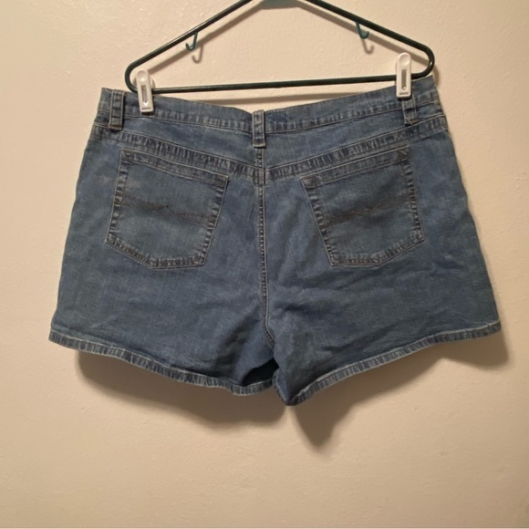 Faded Glory Shorts Women’s Size‎ 18 Denim Stretch Medium Wash - Picture 3 of 8